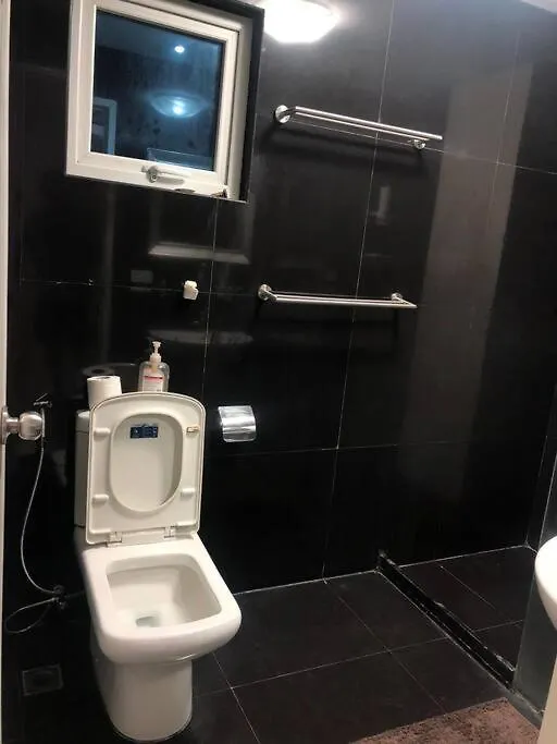 Kandi Comfortable 1Bedroom, King Bed, Housekeeping Angeles 0*,