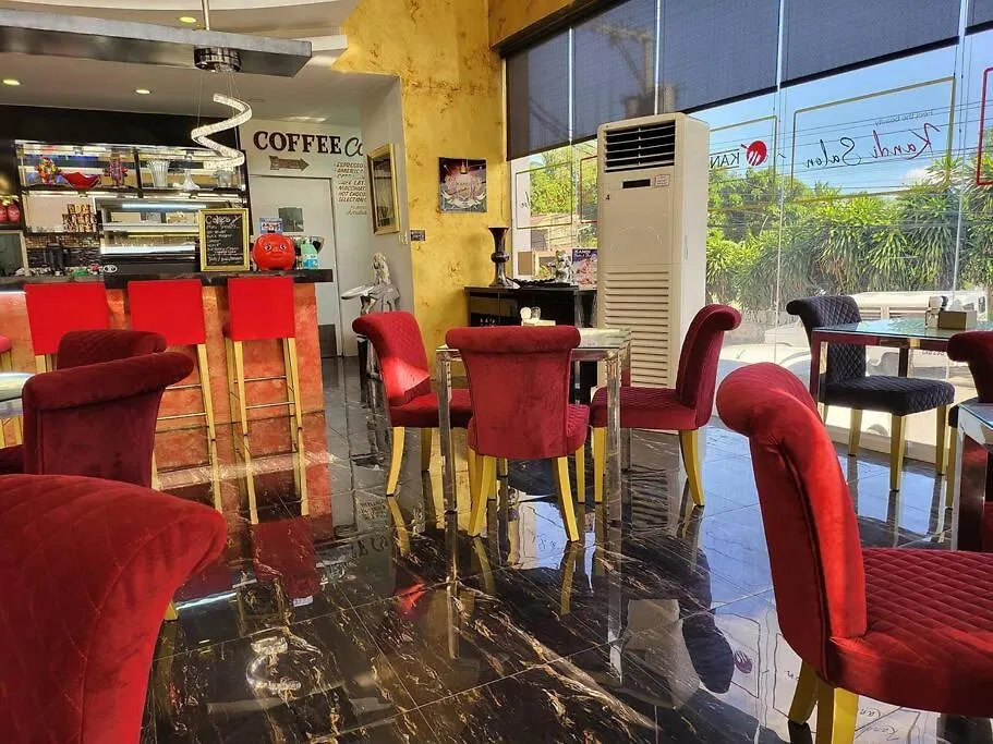 Kandi Comfortable 1Bedroom, King Bed, Housekeeping 安吉利斯