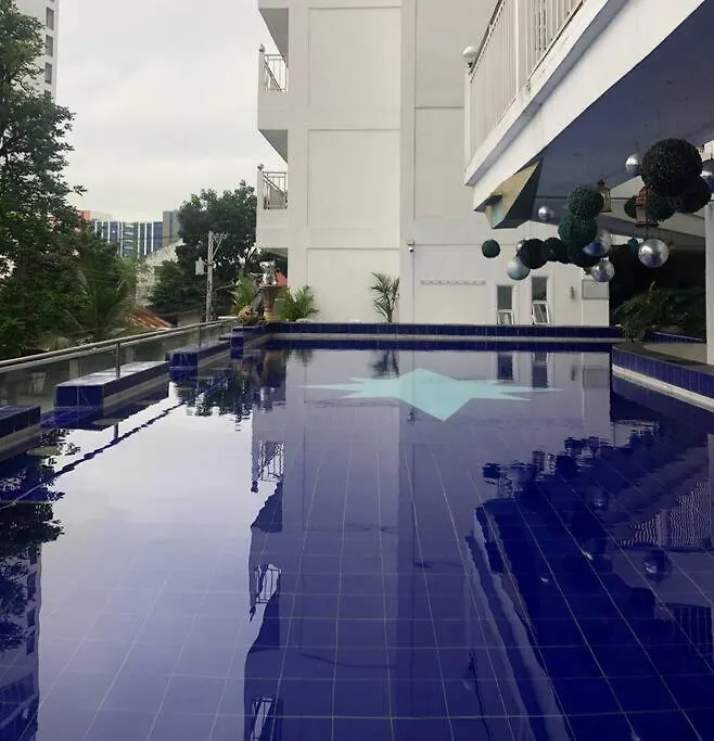 Kandi Comfortable 1Bedroom, King Bed, Housekeeping 安吉利斯 公寓