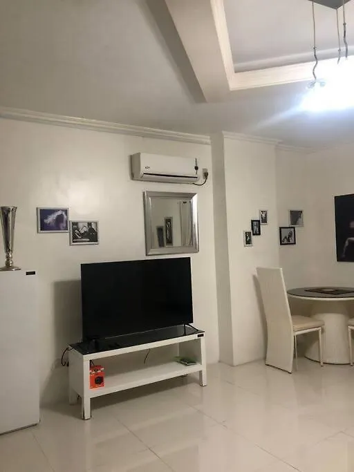 Kandi Comfortable 1Bedroom, King Bed, Housekeeping 安吉利斯